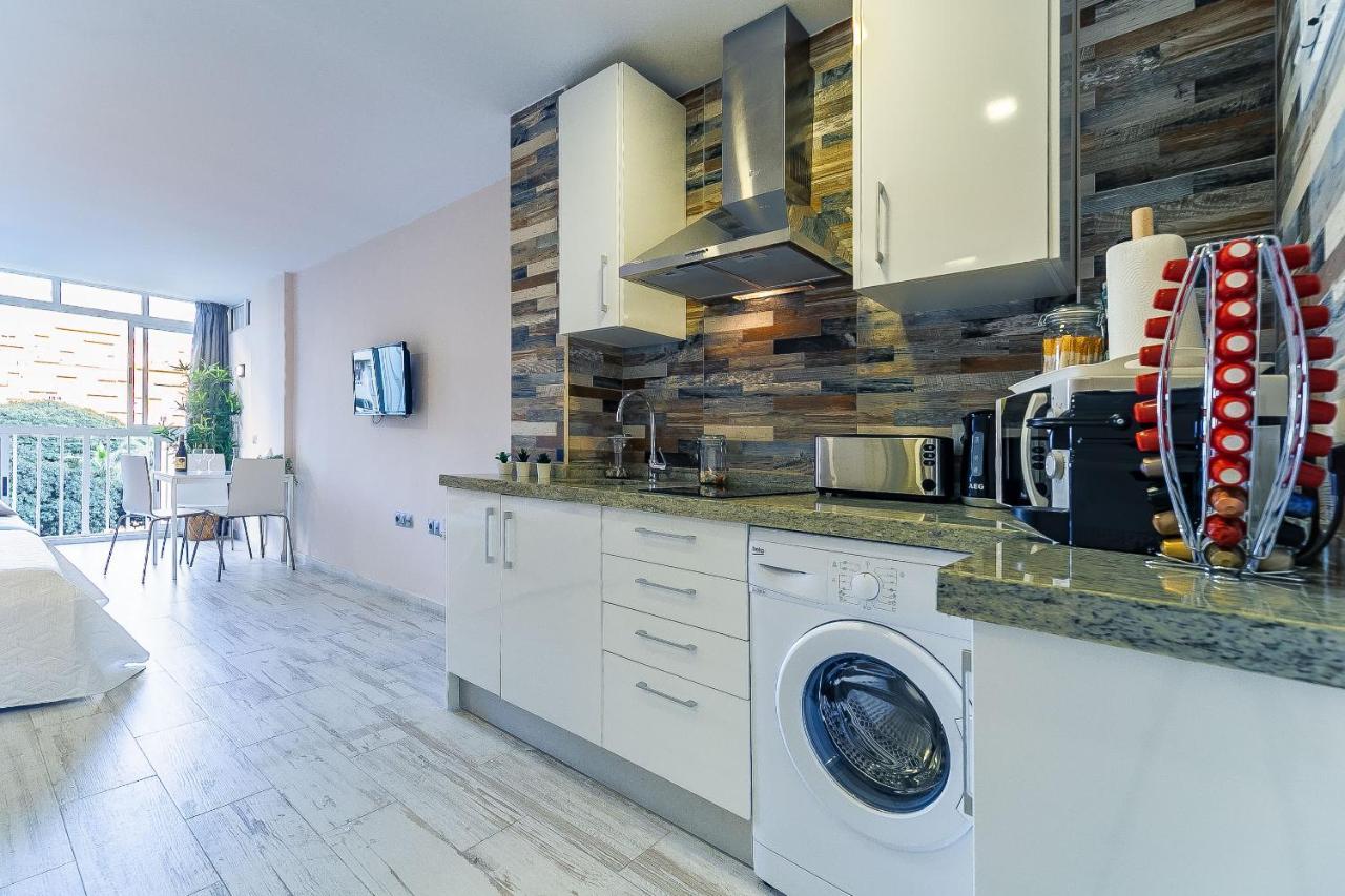 Sun Coast Benalmadena -- Superb Studio With 4 Pools, Gardens & Breakfast Exterior photo