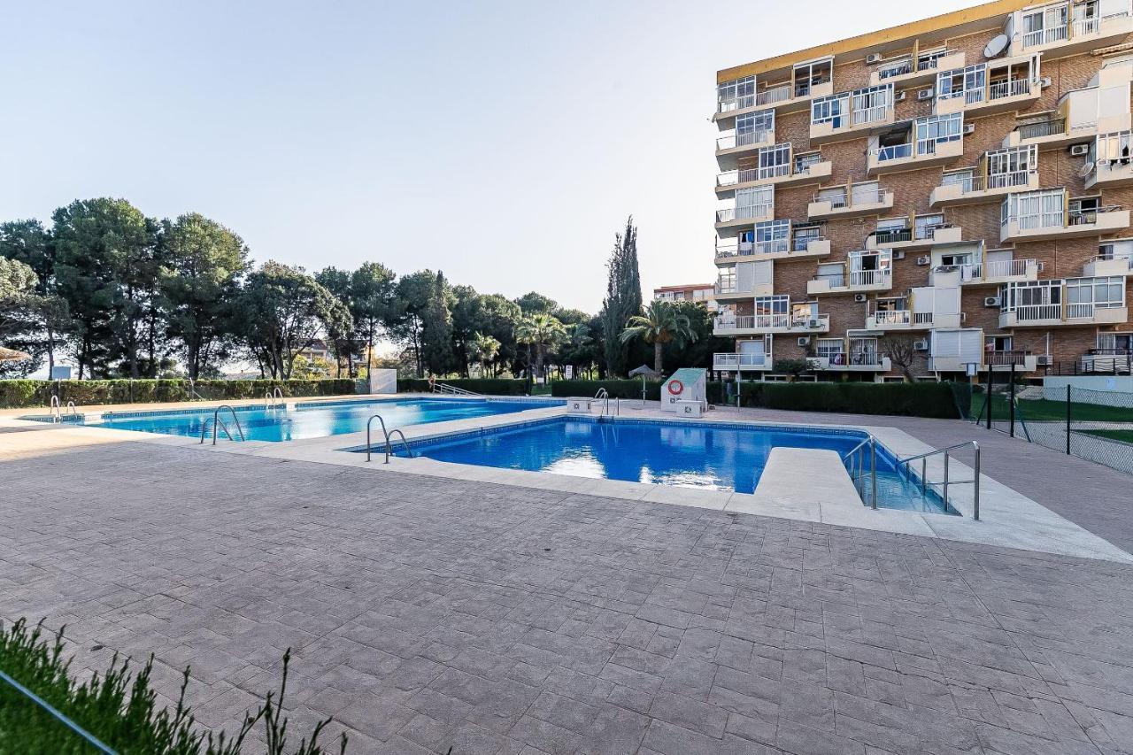 Sun Coast Benalmadena -- Superb Studio With 4 Pools, Gardens & Breakfast Exterior photo