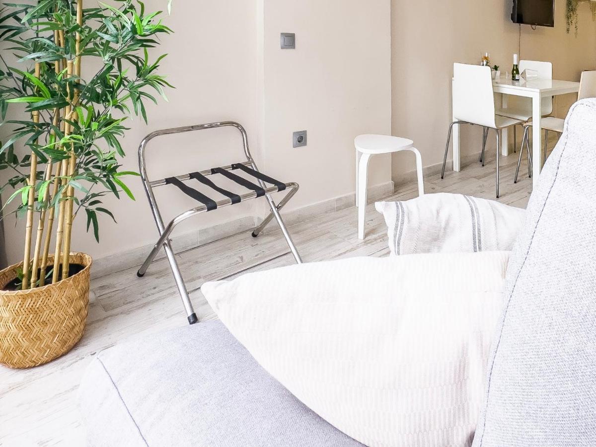 Sun Coast Benalmadena -- Superb Studio With 4 Pools, Gardens & Breakfast Exterior photo